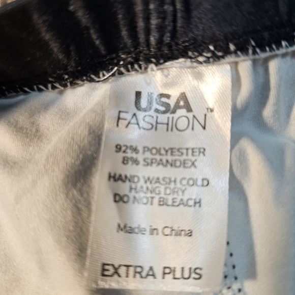 NWT Cat Face Leggings. SIZE Xtra Plus - Picture 2 of 3